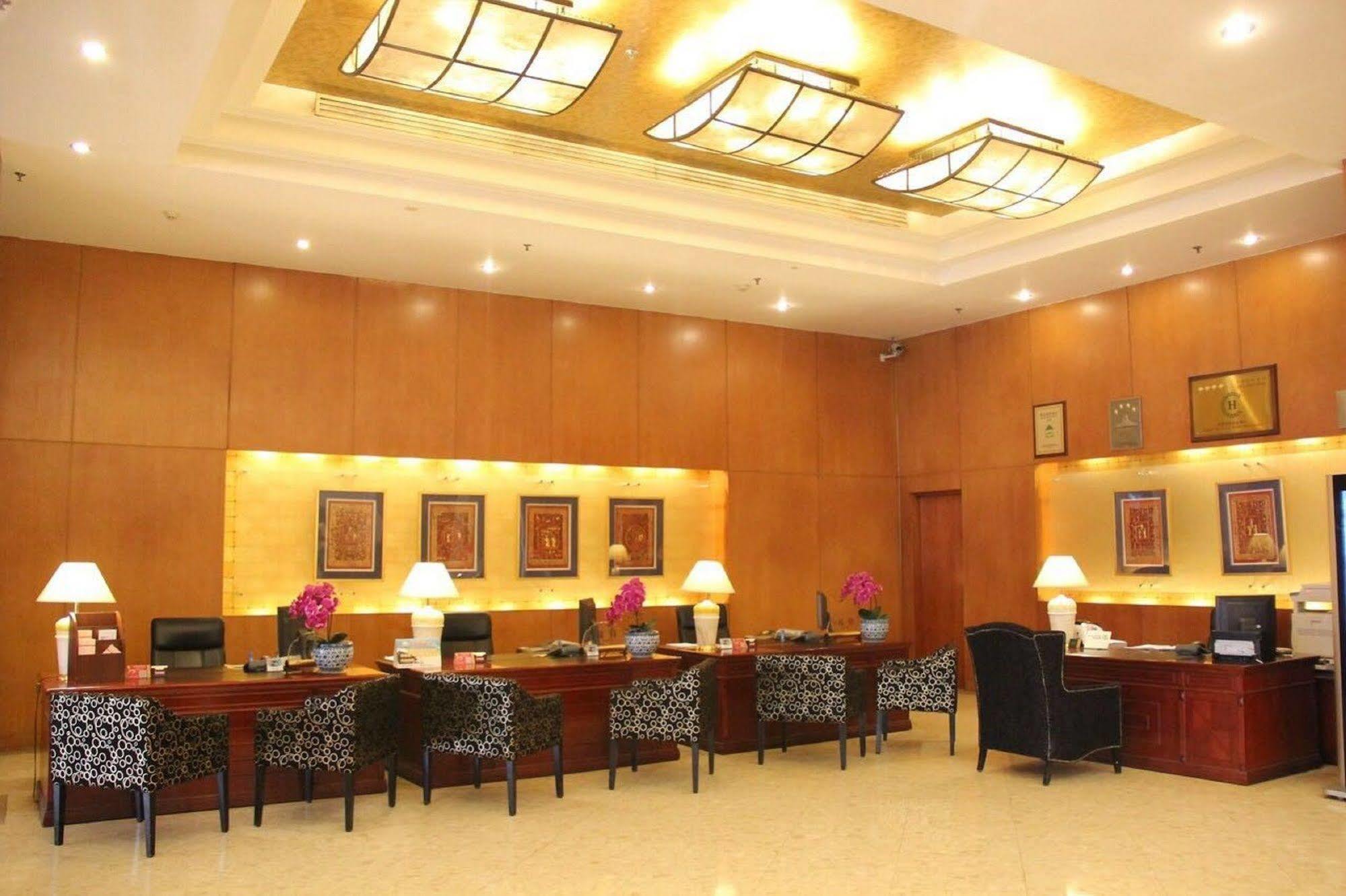 The North Garden Wangfujing Hotel 4*